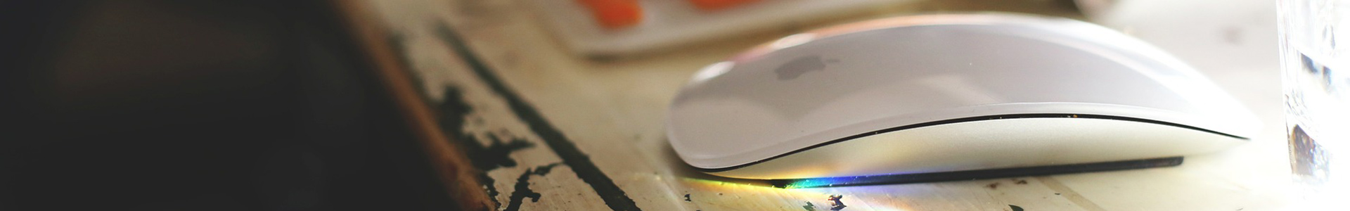 Orientation banner: Close-up of a computer mouse on a desk